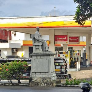 Apolinario Mabini Monument - Iloilo Blogger She Mae