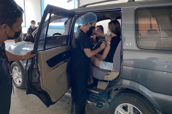 Iloilo City Opens Drive-Thru Vaccination for Booster