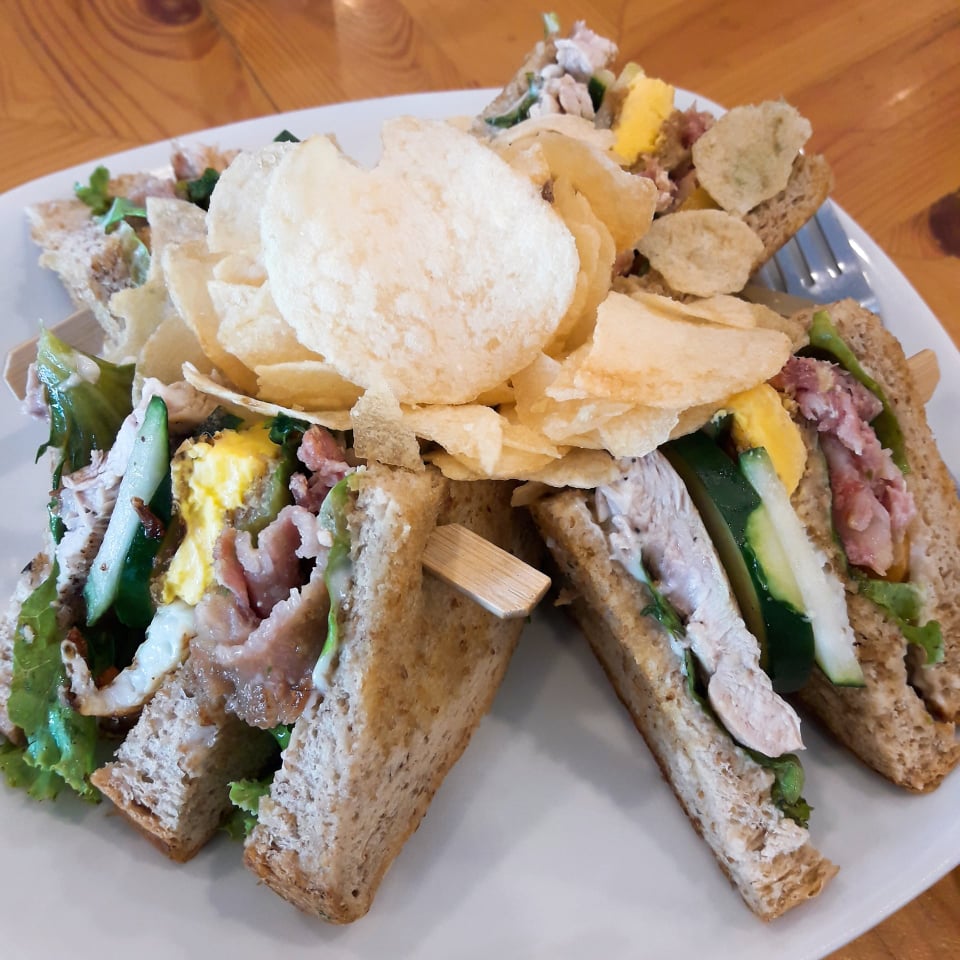 kucho cafe club sandwich