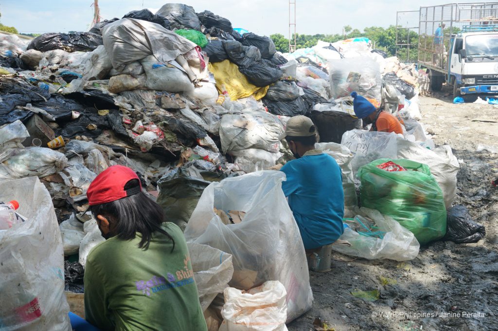 Waste-Sorters-from-San-Jose-Sico-Cooperative