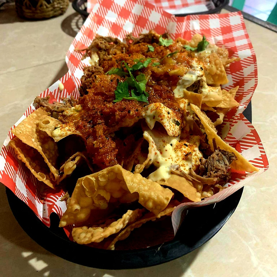 cassa de birria nachos