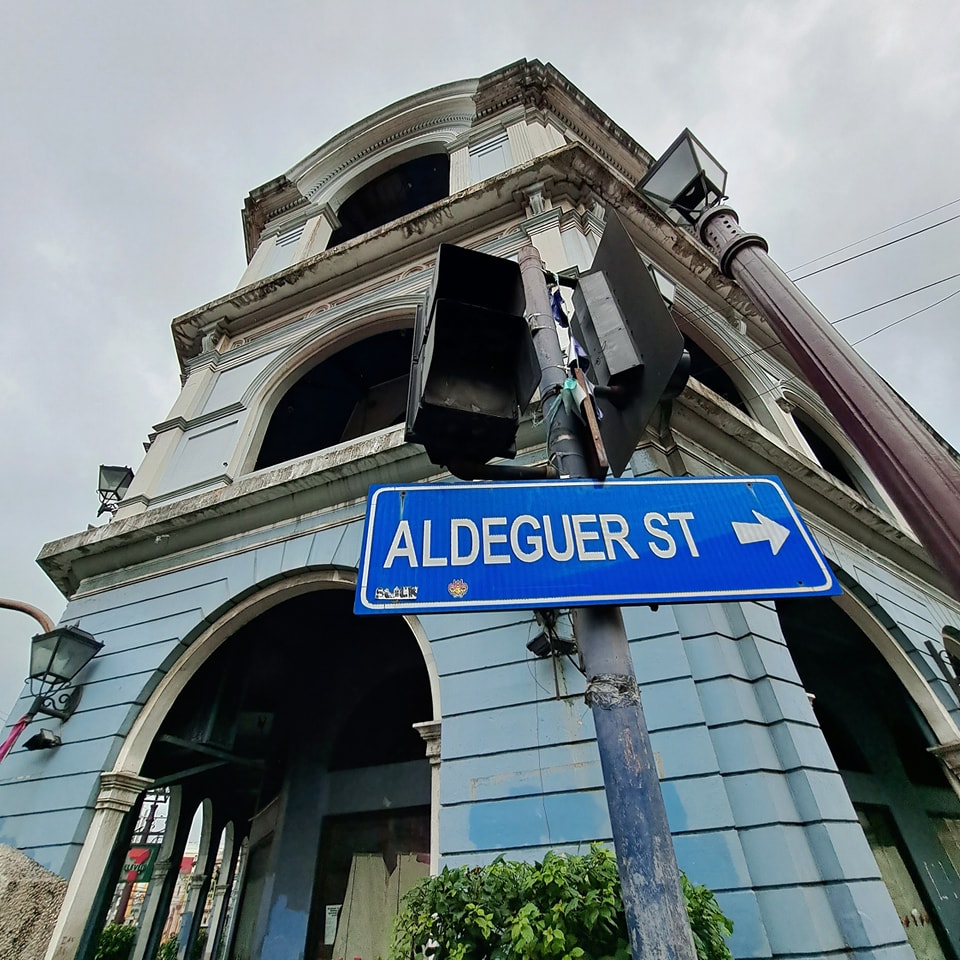 aldeguer street signage